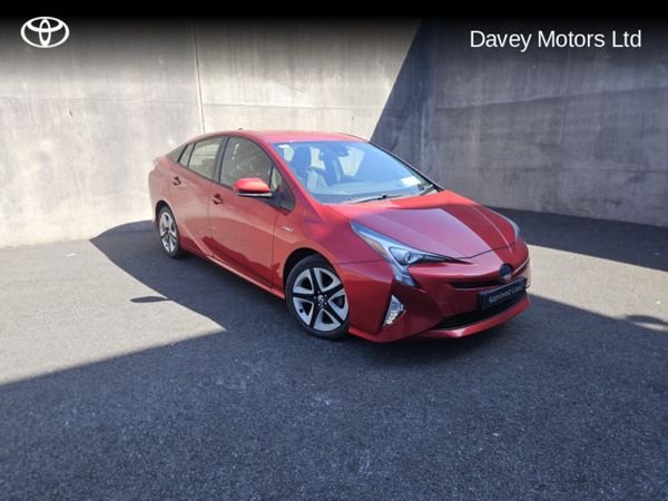 Toyota Prius Hatchback, Petrol Hybrid, 2016, Red