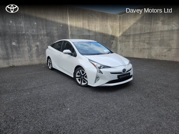 Toyota Prius Hatchback, Petrol Hybrid, 2016, White