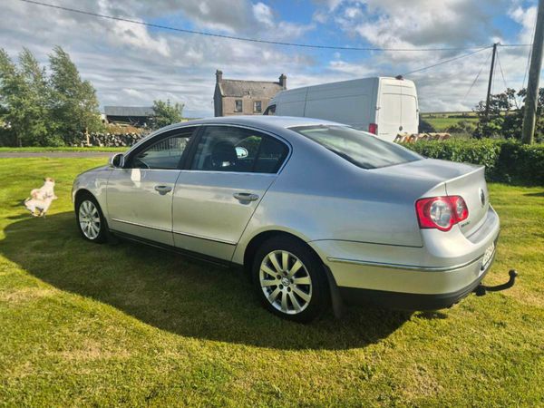 Volkswagen Passat Saloon, Diesel, 2009, Silver