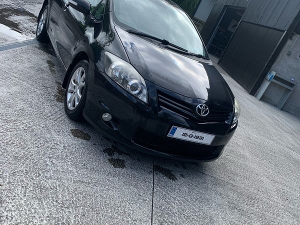 Toyota Auris Hatchback, Diesel, 2012, Black