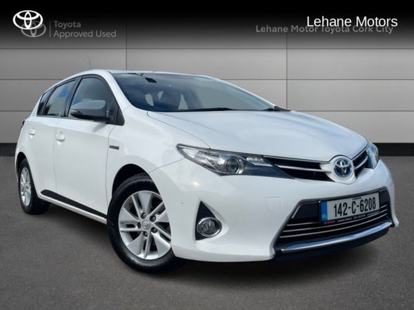 Toyota Auris Hatchback, Petrol Hybrid, 2014, White
