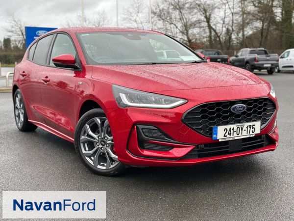 Ford Focus Hatchback, Petrol, 2024, Red