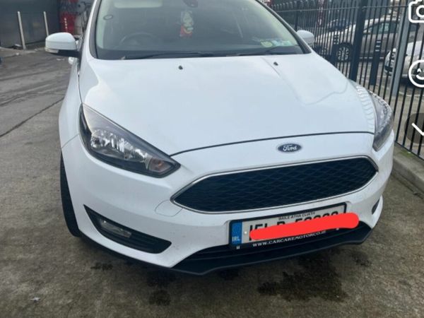 Ford Focus Hatchback, Petrol, 2015, White