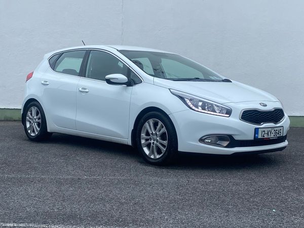 Kia Ceed Hatchback, Diesel, 2012, White