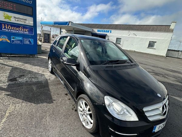 Mercedes-Benz B-Class MPV, Diesel, 2011, Black