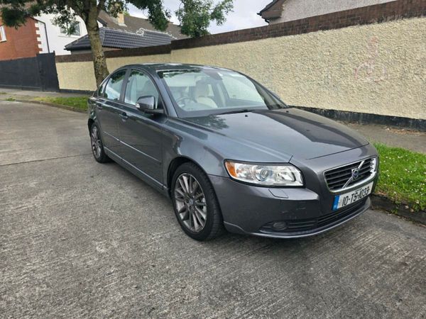 Volvo S40 Saloon, Diesel, 2010, Grey