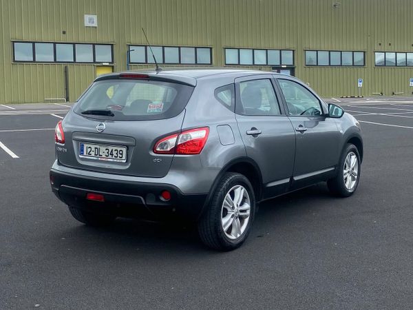 Nissan Qashqai Hatchback, Diesel, 2012, Grey