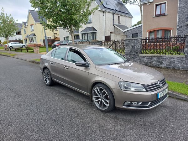 Volkswagen Passat Saloon, Diesel, 2012, Brown