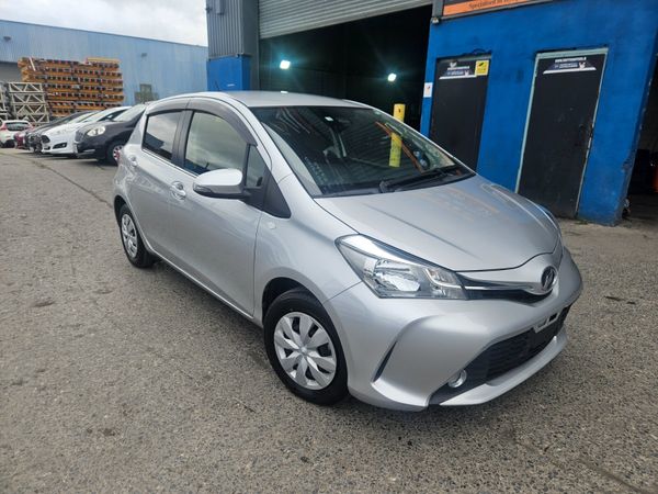 Toyota Vitz Hatchback, Petrol, 2016, Silver