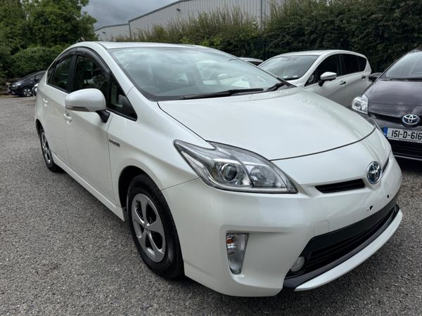 Toyota Prius Hatchback, Hybrid, 2015, White