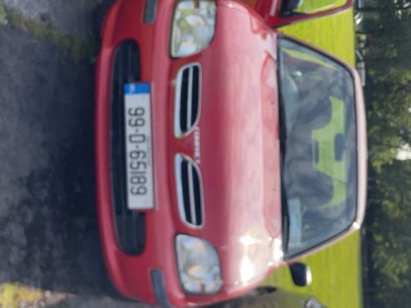 Nissan Micra Hatchback, Petrol, 1999, Red