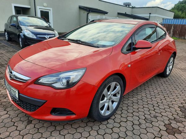 Opel Astra Hatchback, Diesel, 2012, Red