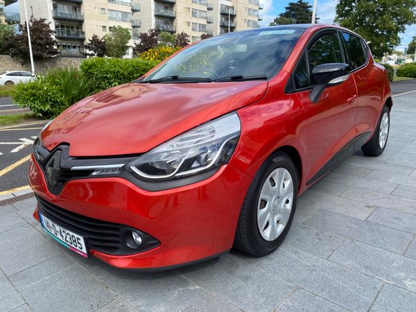 Renault Clio Hatchback, Diesel, 2014, Red