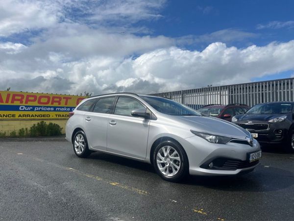 Toyota Auris Estate, Diesel, 2016, Silver