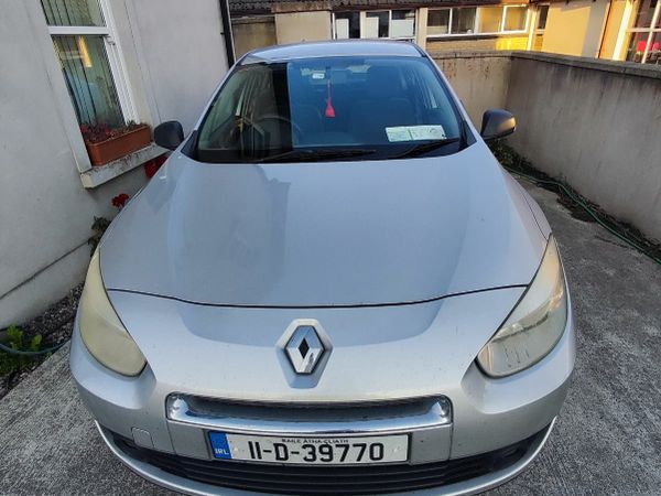 Renault Fluence Saloon, Diesel, 2011, Silver
