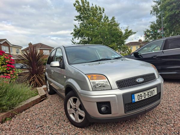 Ford Fusion Hatchback, Diesel, 2009, Silver