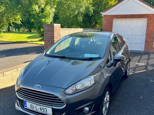 Ford Fiesta Hatchback, Petrol, 2016, Grey