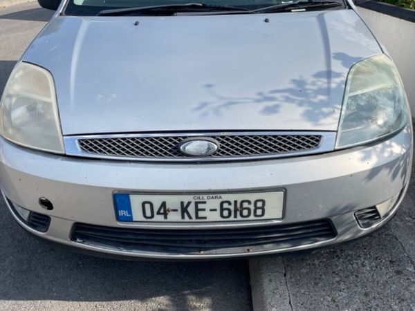 Ford Fiesta Hatchback, Petrol, 2004, Silver