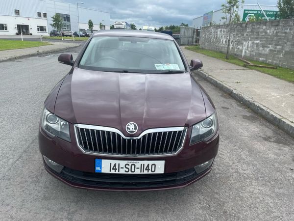 Skoda Superb Hatchback, Diesel, 2014, Red