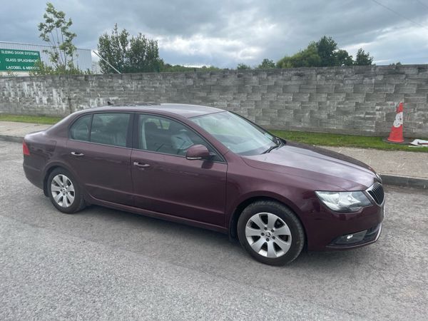 Skoda Superb Hatchback, Diesel, 2014, Red