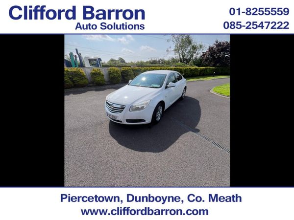 Vauxhall Insignia Hatchback, Diesel, 2013, White