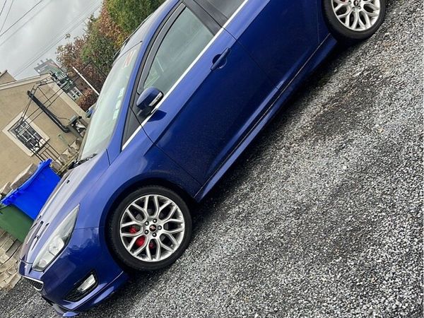 Ford Focus Hatchback, Diesel, 2016, Blue