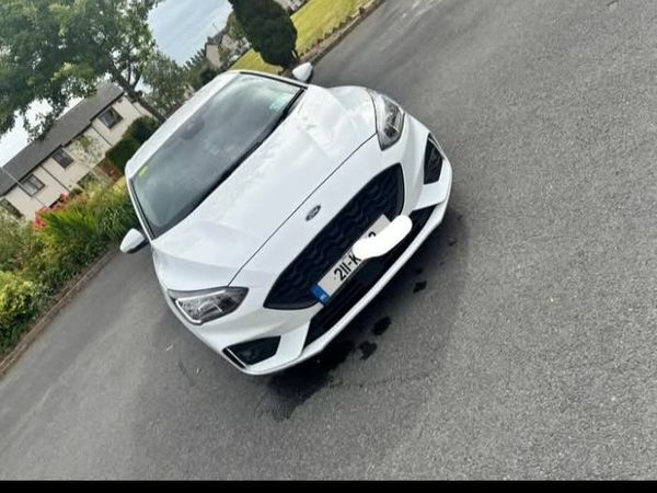 Ford Focus Hatchback, Diesel, 2021, White
