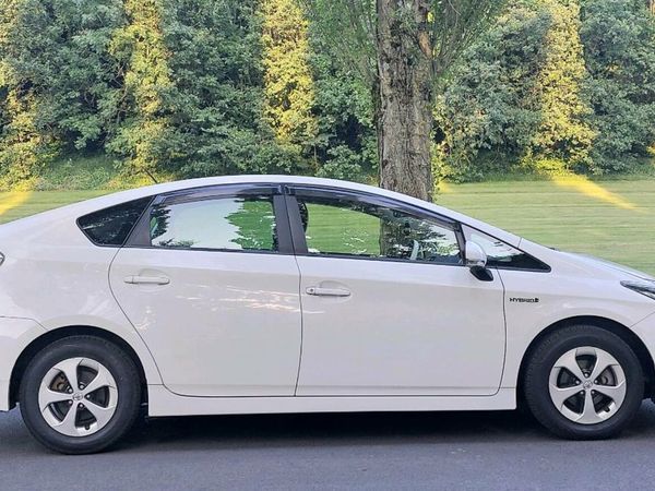 Toyota Prius Hatchback, Petrol Hybrid, 2013, White