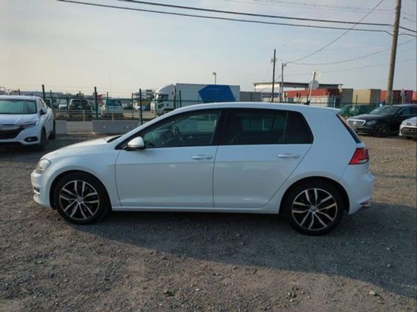 Volkswagen Golf Hatchback, Petrol, 2016, White
