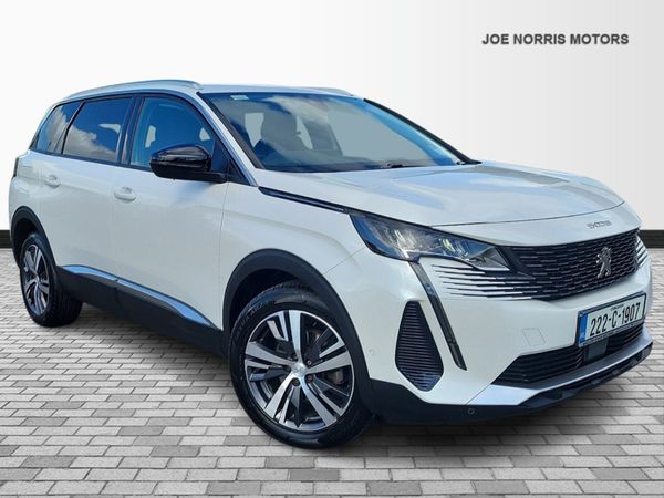 Peugeot 5008 MPV, Petrol, 2022, White