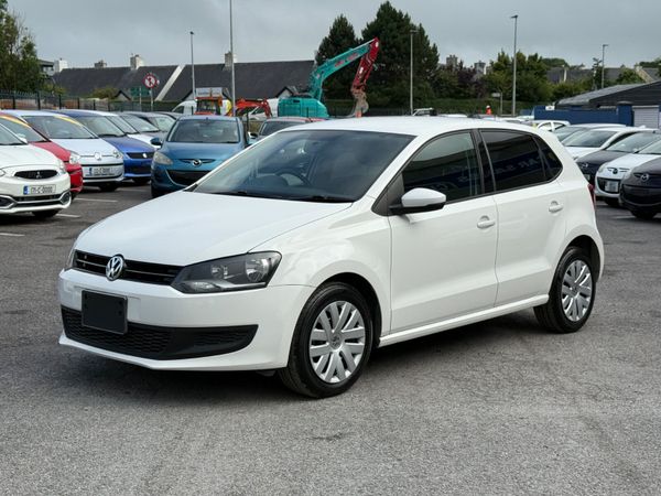 Volkswagen Polo Hatchback, Petrol, 2014, White