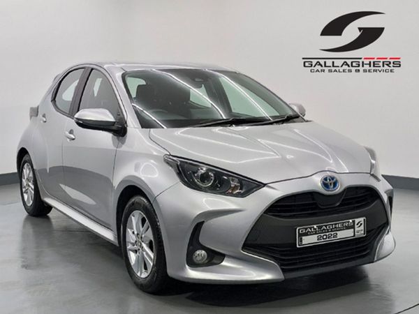 Toyota Yaris Hatchback, Petrol Hybrid, 2022, Silver