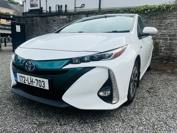 Toyota Prius Hatchback, Petrol Plug-in Hybrid, 2017, White