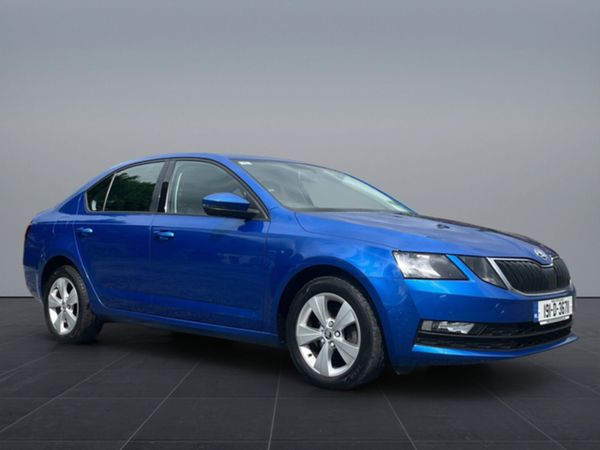 Skoda Octavia Hatchback, Diesel, 2019, Blue