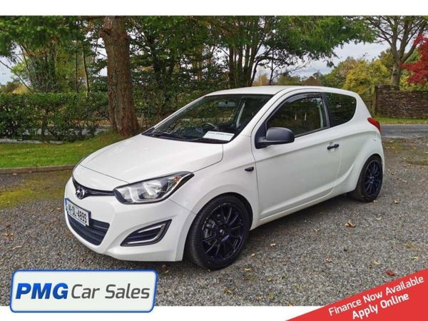 Hyundai i20 Hatchback, Petrol, 2014, White