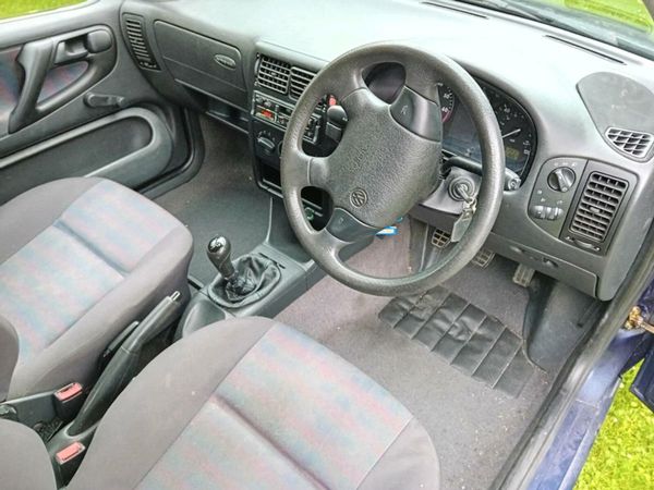 Volkswagen Polo Hatchback, Petrol, 1999, Blue