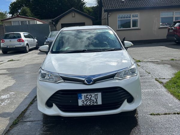 Toyota Corolla Estate, Petrol Hybrid, 2015, White