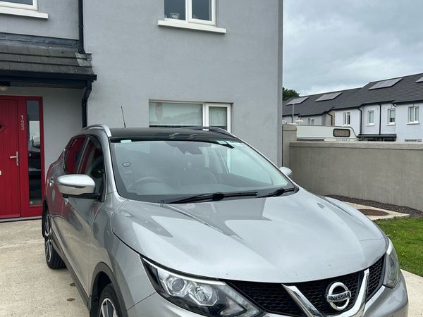 Nissan Qashqai Hatchback, Diesel, 2016, Silver