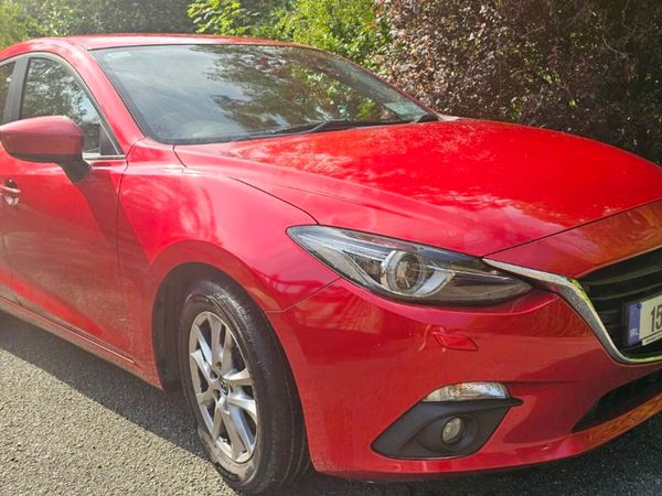 Mazda Mazda3 Hatchback, Diesel, 2015, Red