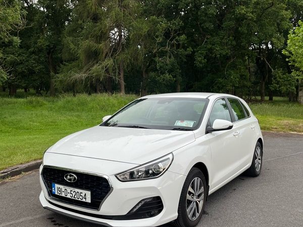 Hyundai i30 Hatchback, Petrol, 2019, White
