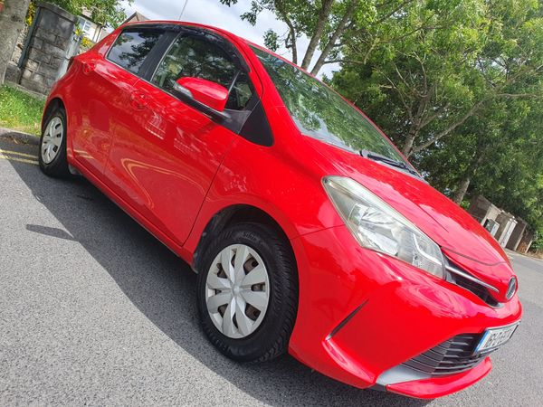 Toyota Yaris Hatchback, Petrol, 2016, Red