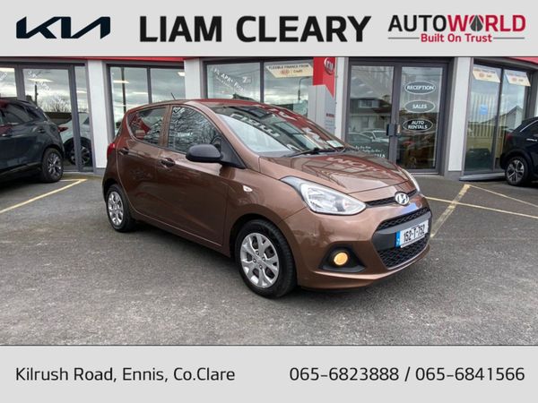 Hyundai i10 Hatchback, Petrol, 2015, Gold