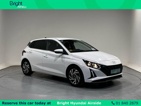 Hyundai i20 Hatchback, Petrol, 2024, White