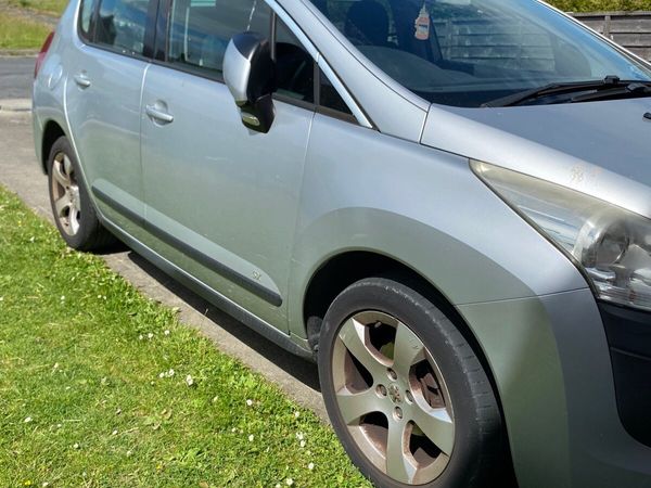Peugeot 3008 MPV, Diesel, 2010, Grey