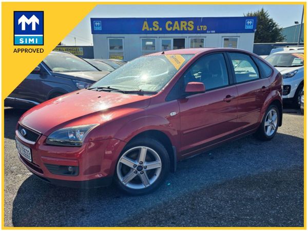 Ford Focus Hatchback, Petrol, 2007, Red
