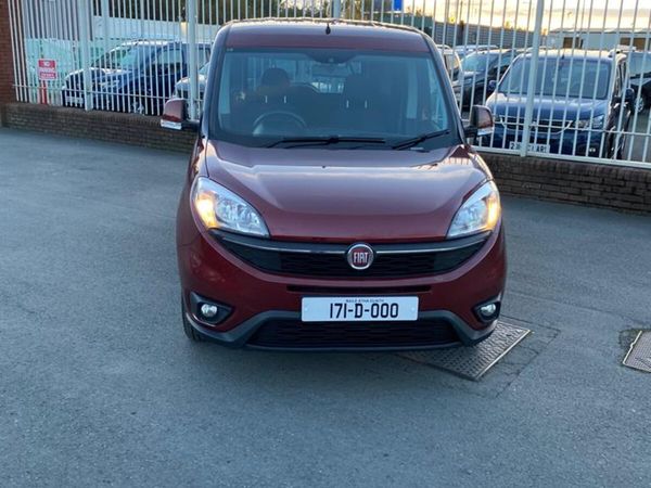 Fiat Doblo MPV, Diesel, 2017, Red