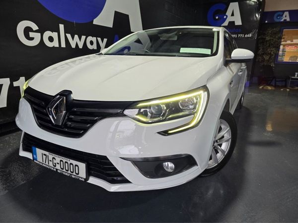 Renault Megane Hatchback, Petrol, 2017, White