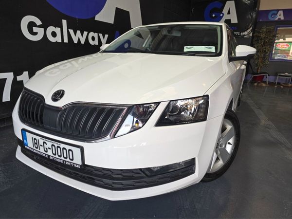 Skoda Octavia Hatchback, Diesel, 2018, White