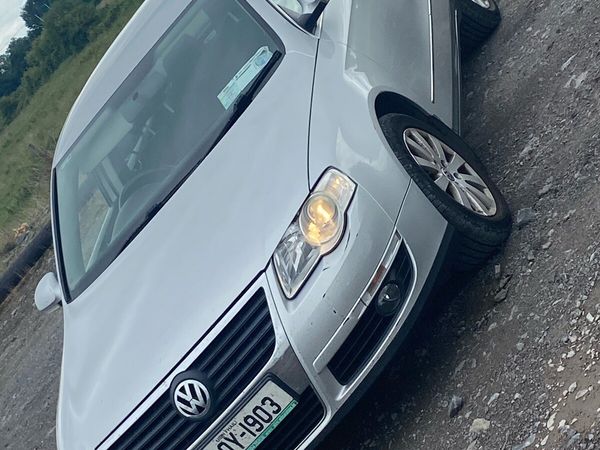Volkswagen Passat Saloon, Petrol, 2008, Silver
