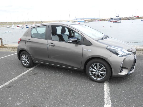 Toyota Yaris MPV, Petrol Hybrid, 2019, Bronze